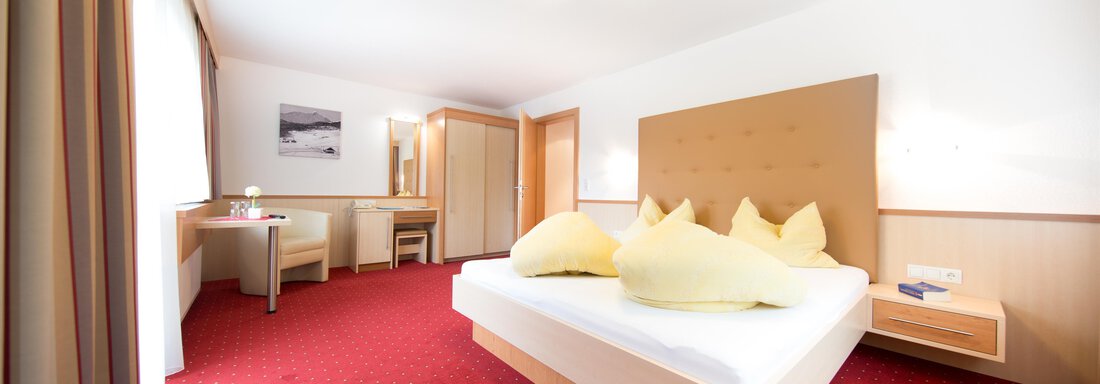 Familienzimmer - Frühstückspension Astoria - Sölden