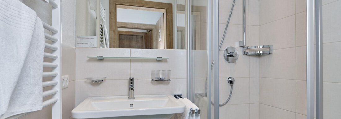Badezimmer - Gästehaus Bergkristall - Sölden