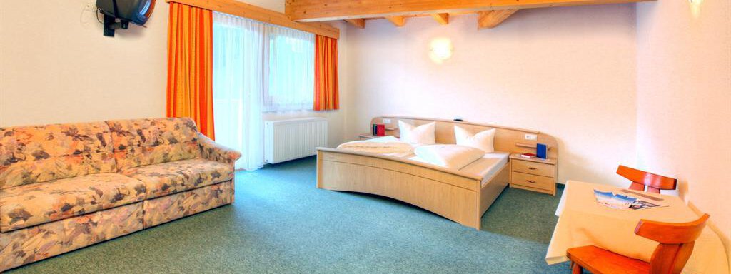 Doppelzimmer mit Zustellbett Doppelzimmer mit Zustellbett - Haus Seppl - Sölden