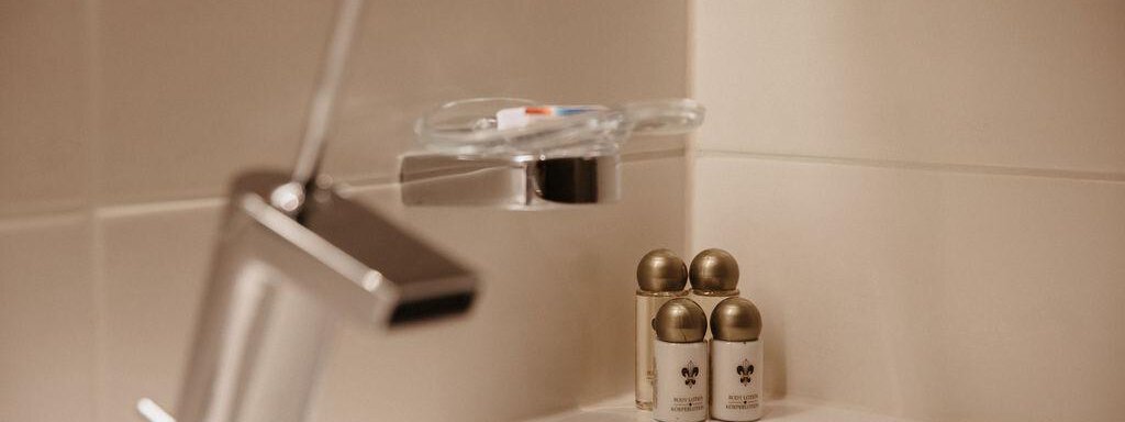 DZ on Top Badzimmer - Hotel Garni Viktoria - Sölden