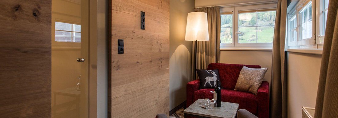 Separater Schlaf- und Sitzbereich - Hotel Valentin - Sölden