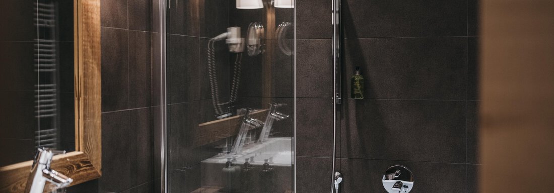 Deluxe Room Badezimmer - Hotel VAYA Sölden - Sölden