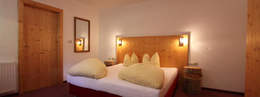 Doppelzimmer Ulme 36 Doppelzimmer Ulme 36 - Pension Waldesruh - Sölden