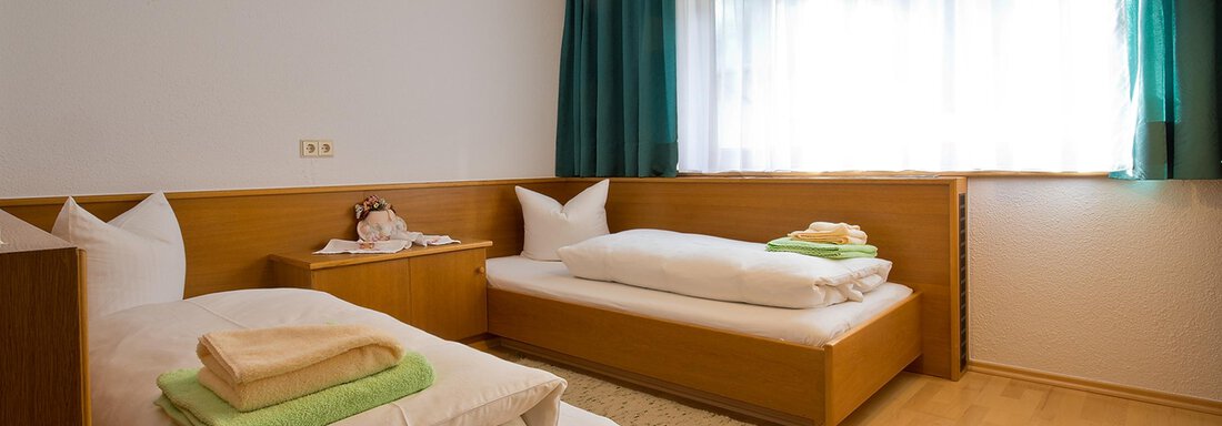 Zweibettzimmer | © Hanspeter Leiter, Elisabeth Auer (CC C) Zweibettzimmer - Apart Auer Umhausen - Umhausen