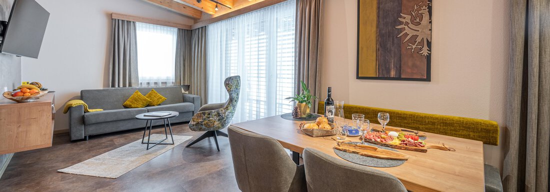 Wohnzimmer Essbereich App.Raphael Lilli - Apart Dorhoam - Umhausen