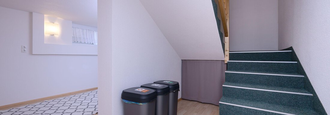 Stiegenhaus EG-UG - Apart Martina - Umhausen