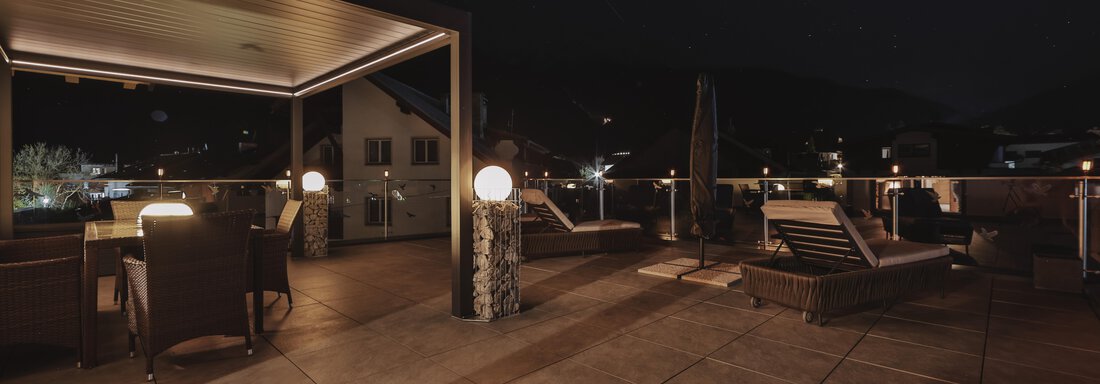 Terrasse bei Nacht - Appart 69 - Umhausen