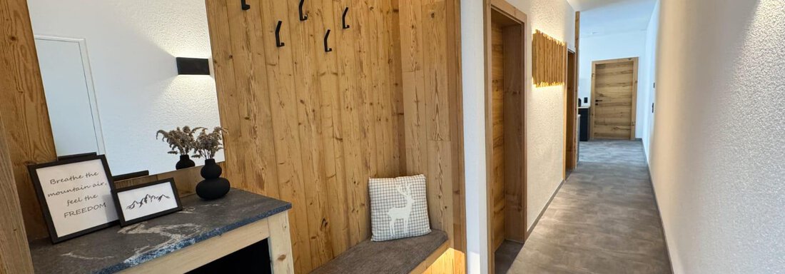 gemütliche Garderobe | © Sabrina Kuen, Appartement Emilia (CC C) gemütliche Garderobe - Appartement Emilia - Umhausen