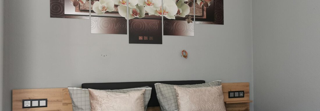 Dreibettzimmer 01 Dreibettzimmer 01 - Appartement Frischmann Klaudia - Umhausen