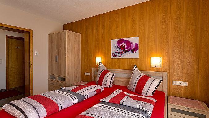 Schlafzimmer "Bianca" - Biancas Ferienwohnung im Haus Roswitha - Umhausen