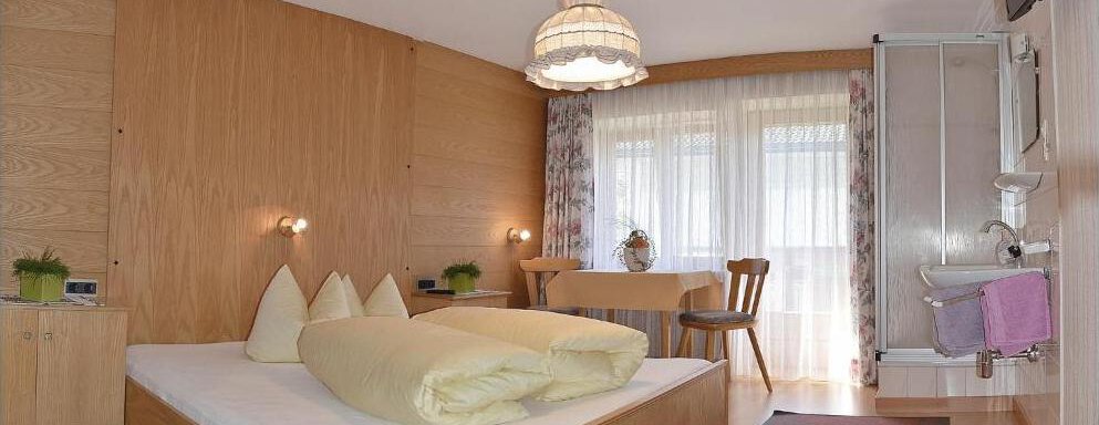 Zimmer_Nr_3_ohne_Rahmen - Ferienhaus am Spielroan - Umhausen