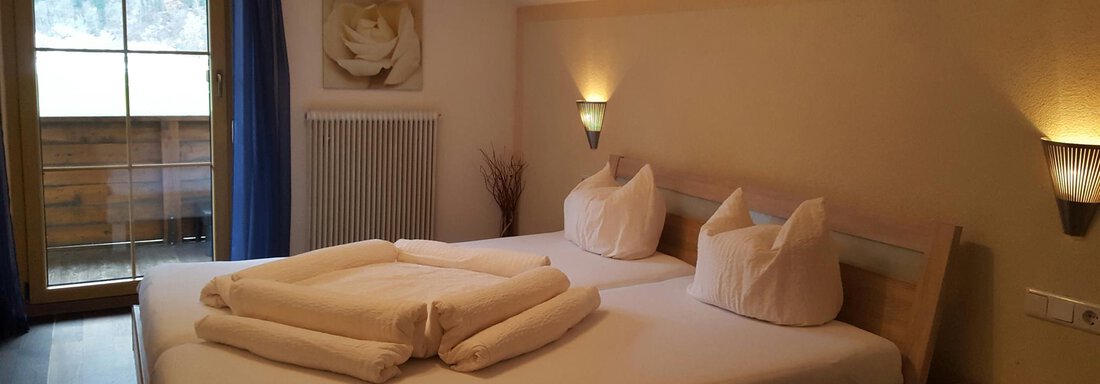 Doppelzimmer - Ferienhaus Gerold Grießer - Umhausen