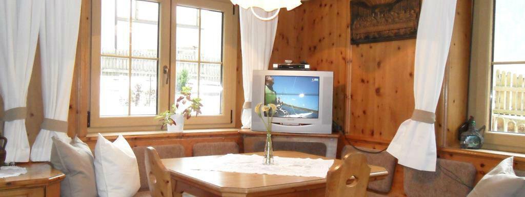 zirbe room 1 - Ferienhaus Gerold Grießer - Umhausen