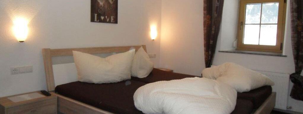 bedroom 1 - Ferienhaus Gerold Grießer - Umhausen