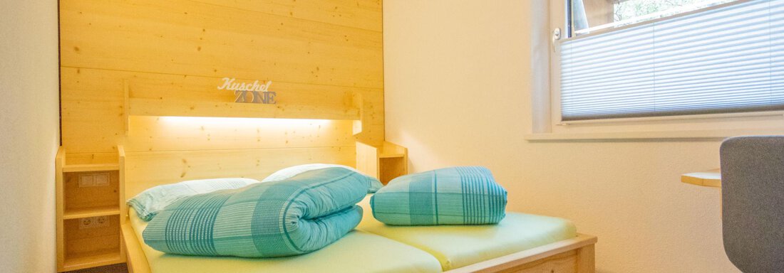 Doppelzimmer | © Interhome Group (CC C) Doppelzimmer - Ferienwohnung Anette - Umhausen