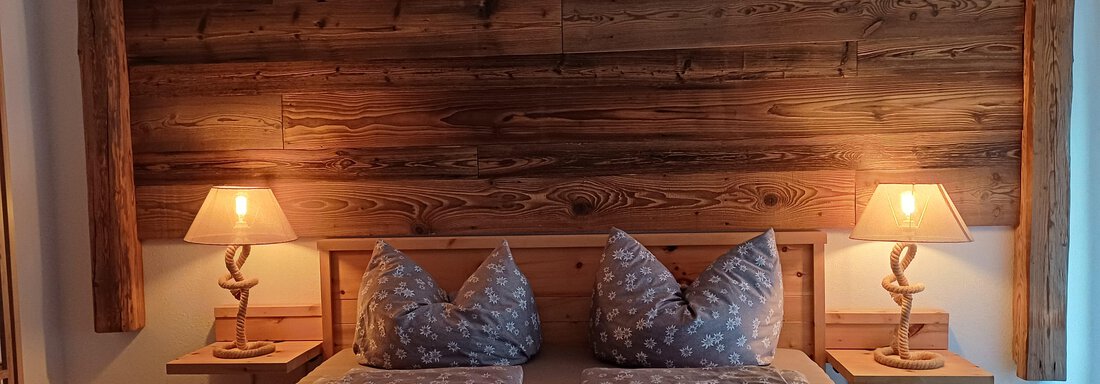 Zirbenbett - Ferienwohnung Gruber - Umhausen