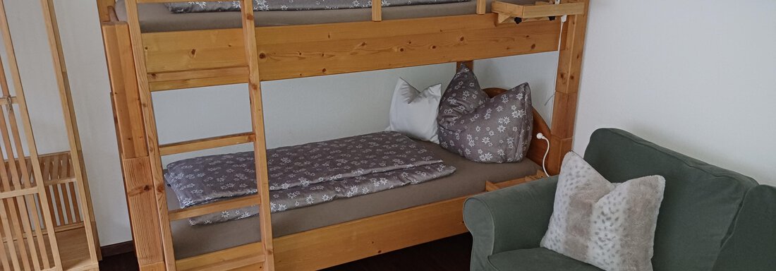 Schlafen im Wohnbereich - Ferienwohnung Gruber - Umhausen