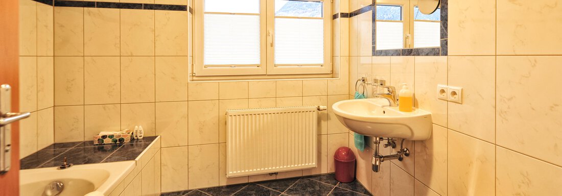 Badezimmer - Ferienwohnung Sand - Umhausen