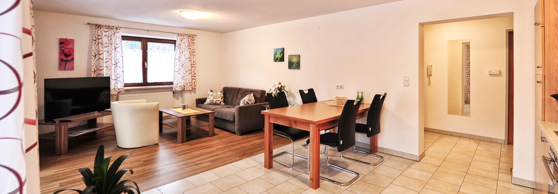Wohn- und Essbereich - Ferienwohnung Sand - Umhausen
