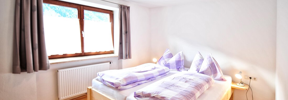 Schlafzimmer - Ferienwohnung Sand - Umhausen