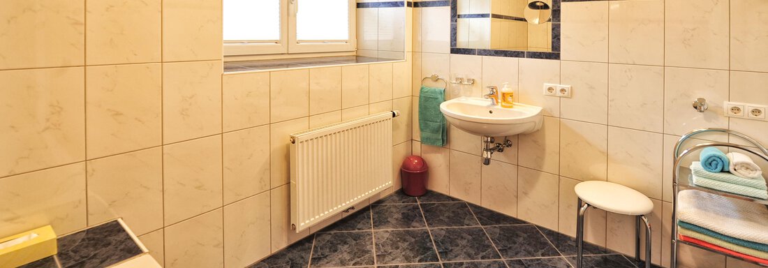 Badezimmer - Ferienwohnung Sand - Umhausen