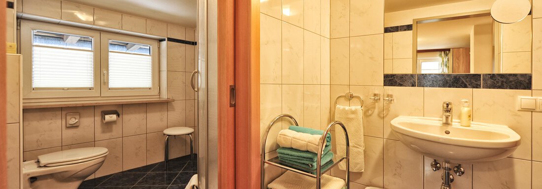 Badezimmer - Ferienwohnung Sand - Umhausen