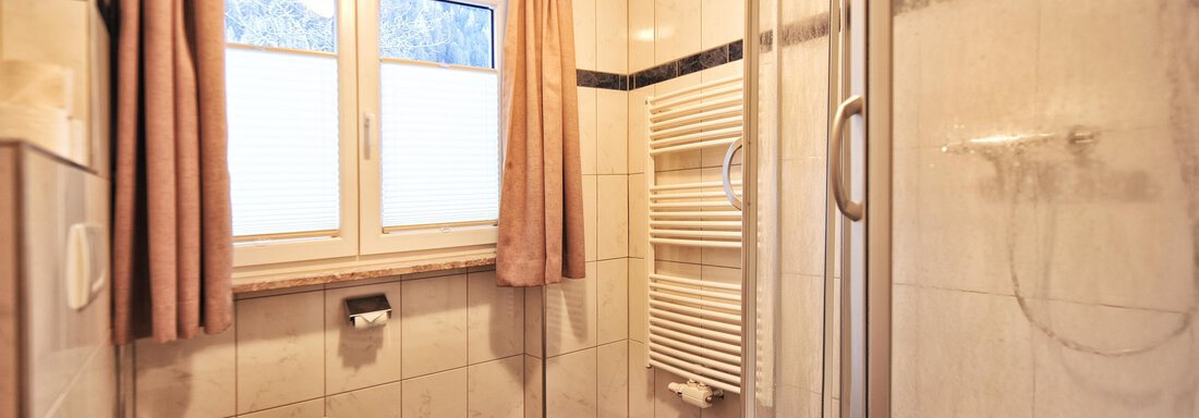 Badezimmer - Ferienwohnung Sand - Umhausen