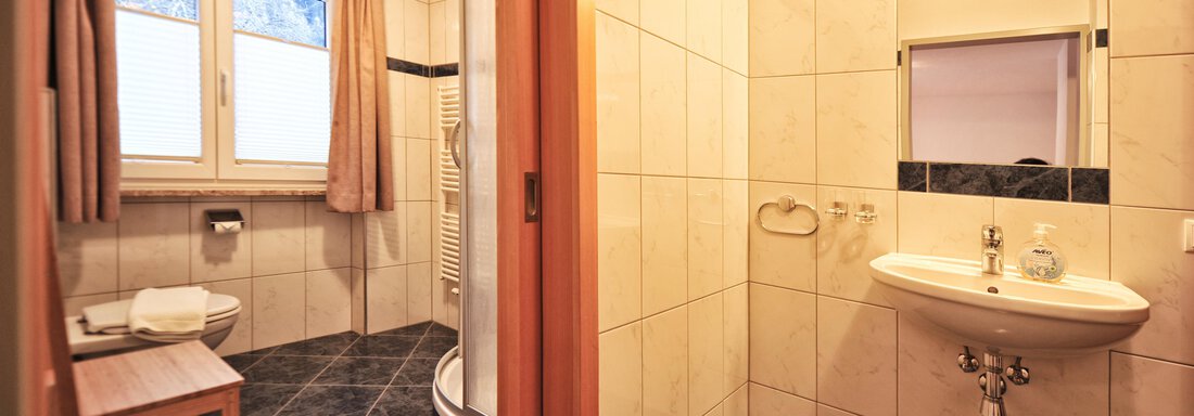 Badezimmer - Ferienwohnung Sand - Umhausen