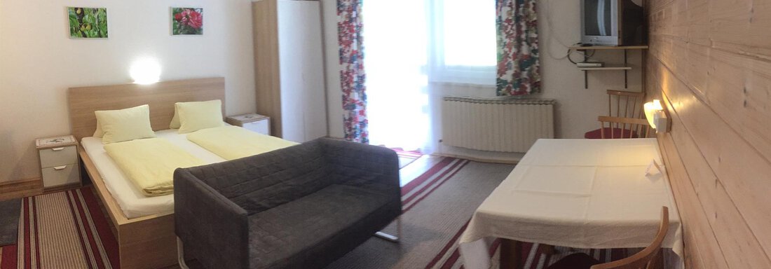 Doppelzimmer mit Etagendusche und WC Doppelzimmer mit Etagendusche und WC - Haus Gamsblick - Umhausen