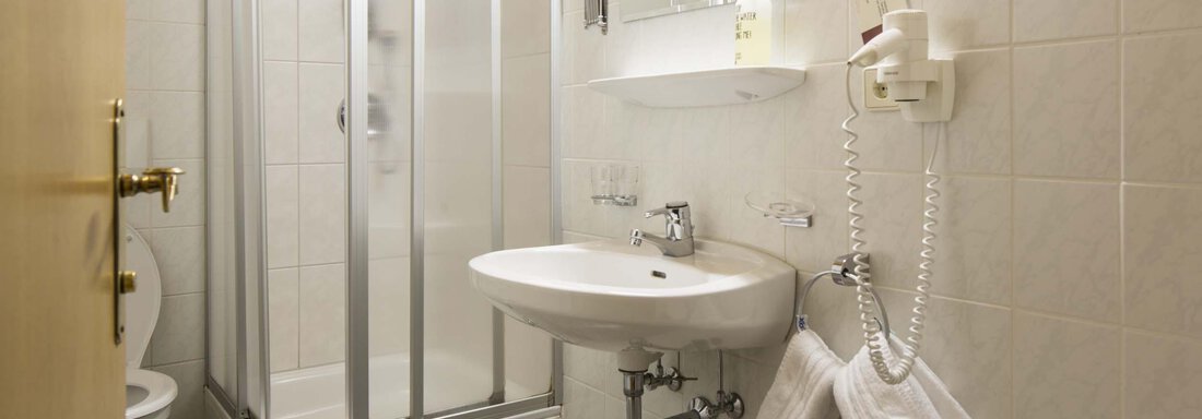 Badezimmer - Hotel Johanna mitten im Ötztal - Umhausen
