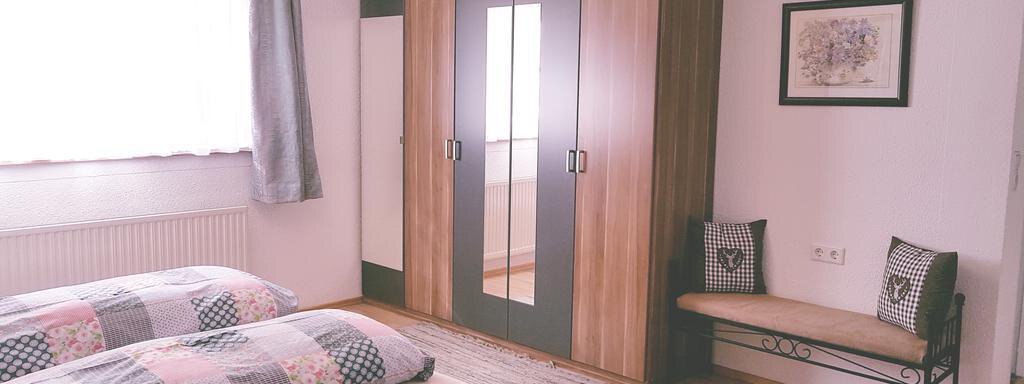 Schlafzimmer für 3 Personen | © Elke Ostermann (CC C) Schlafzimmer für 3 Personen - Landhaus Ostermann - Umhausen