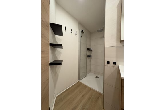 Dusche und Abstellfläche - Oetztal Auszeit Top 7 - Umhausen