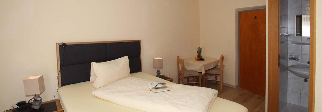Symbolfoto Einzelzimmer Symbolfoto Einzelzimmer - Gästehaus Edelweiss - Vent